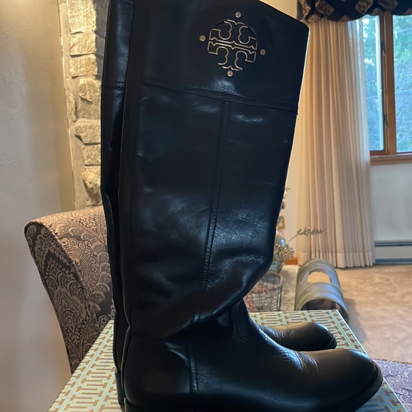 Tory Burch Kiernan 35MM Leather Knee High Riding Boots - Picture 2 of 9